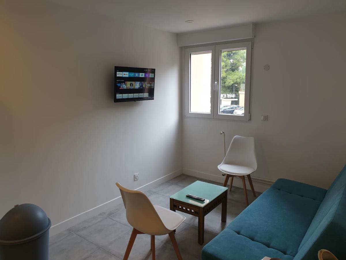 Appartements Renove 2023 Proche Aeroport 5Min, Gare Sncf 2 Min, Tramway Au Pied De L'Immeuble , Parking Possible, Renovated Apartments 2023 Near The Airport 5 Min, Train Station 2 Min, Tram Next To The Building 1 Min, Parking Possible Nice Exterior photo