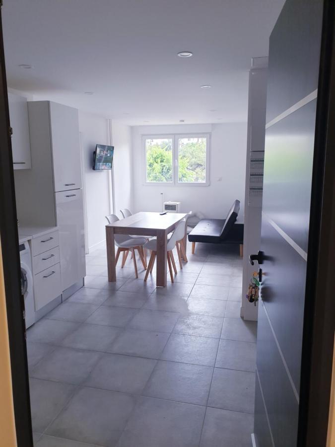Appartements Renove 2023 Proche Aeroport 5Min, Gare Sncf 2 Min, Tramway Au Pied De L'Immeuble , Parking Possible, Renovated Apartments 2023 Near The Airport 5 Min, Train Station 2 Min, Tram Next To The Building 1 Min, Parking Possible Nice Exterior photo