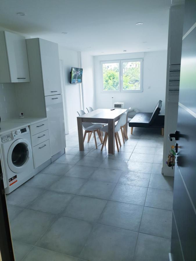 Appartements Renove 2023 Proche Aeroport 5Min, Gare Sncf 2 Min, Tramway Au Pied De L'Immeuble , Parking Possible, Renovated Apartments 2023 Near The Airport 5 Min, Train Station 2 Min, Tram Next To The Building 1 Min, Parking Possible Nice Exterior photo