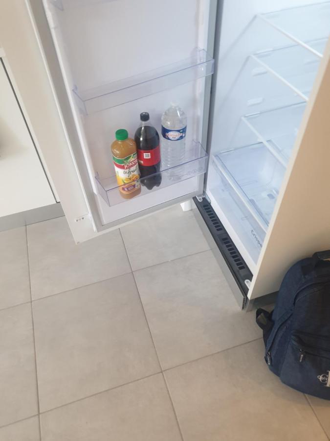 Appartements Renove 2023 Proche Aeroport 5Min, Gare Sncf 2 Min, Tramway Au Pied De L'Immeuble , Parking Possible, Renovated Apartments 2023 Near The Airport 5 Min, Train Station 2 Min, Tram Next To The Building 1 Min, Parking Possible Nice Exterior photo
