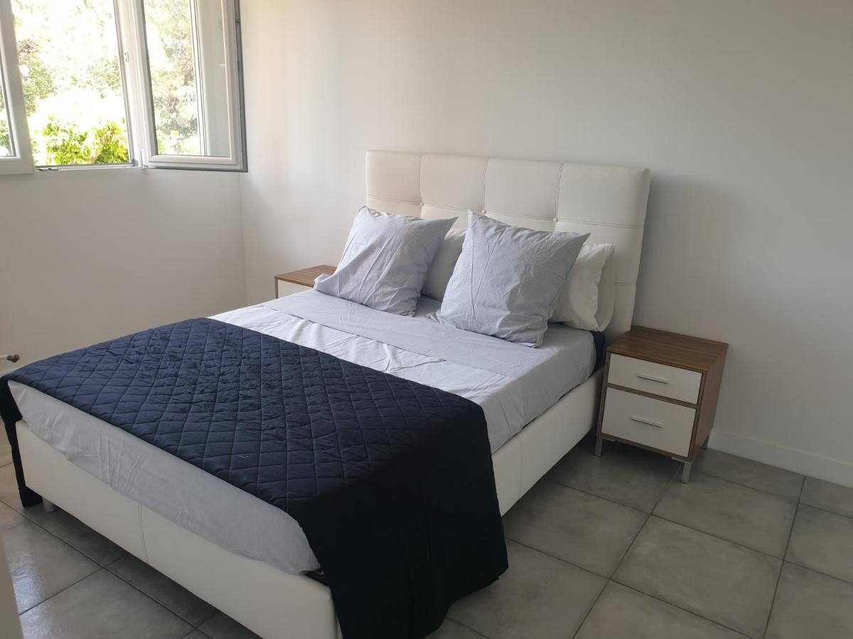 Appartements Renove 2023 Proche Aeroport 5Min, Gare Sncf 2 Min, Tramway Au Pied De L'Immeuble , Parking Possible, Renovated Apartments 2023 Near The Airport 5 Min, Train Station 2 Min, Tram Next To The Building 1 Min, Parking Possible Nice Exterior photo