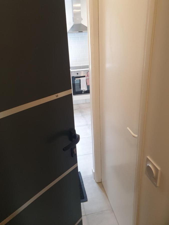 Appartements Renove 2023 Proche Aeroport 5Min, Gare Sncf 2 Min, Tramway Au Pied De L'Immeuble , Parking Possible, Renovated Apartments 2023 Near The Airport 5 Min, Train Station 2 Min, Tram Next To The Building 1 Min, Parking Possible Nice Room photo