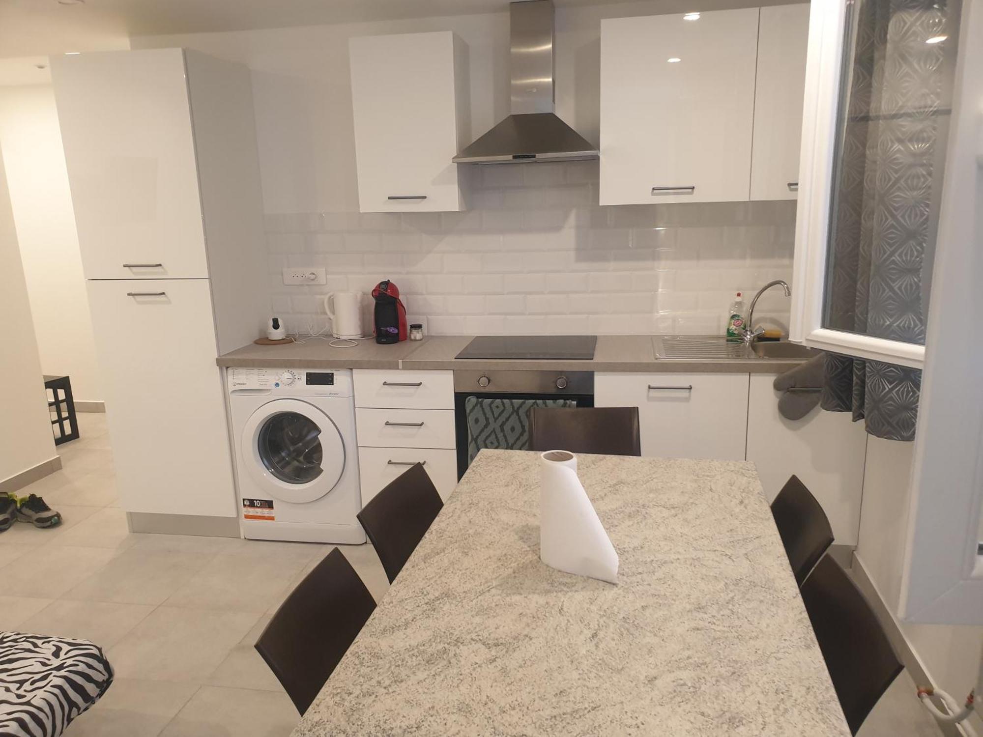 Appartements Renove 2023 Proche Aeroport 5Min, Gare Sncf 2 Min, Tramway Au Pied De L'Immeuble , Parking Possible, Renovated Apartments 2023 Near The Airport 5 Min, Train Station 2 Min, Tram Next To The Building 1 Min, Parking Possible Nice Room photo